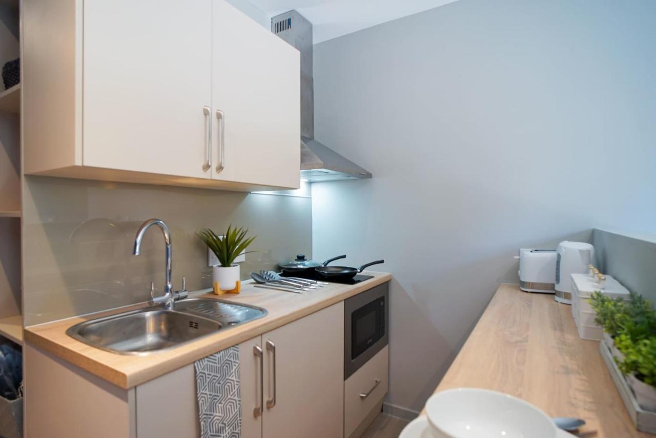 Bright Modern Studios And Private Bedrooms With Shared Kitchen At Straits Meadow Near Edinburgh City Centre Buitenkant foto
